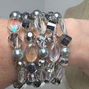 Chico’s Gray & Clear Beaded Stretch Bracelet – One Size